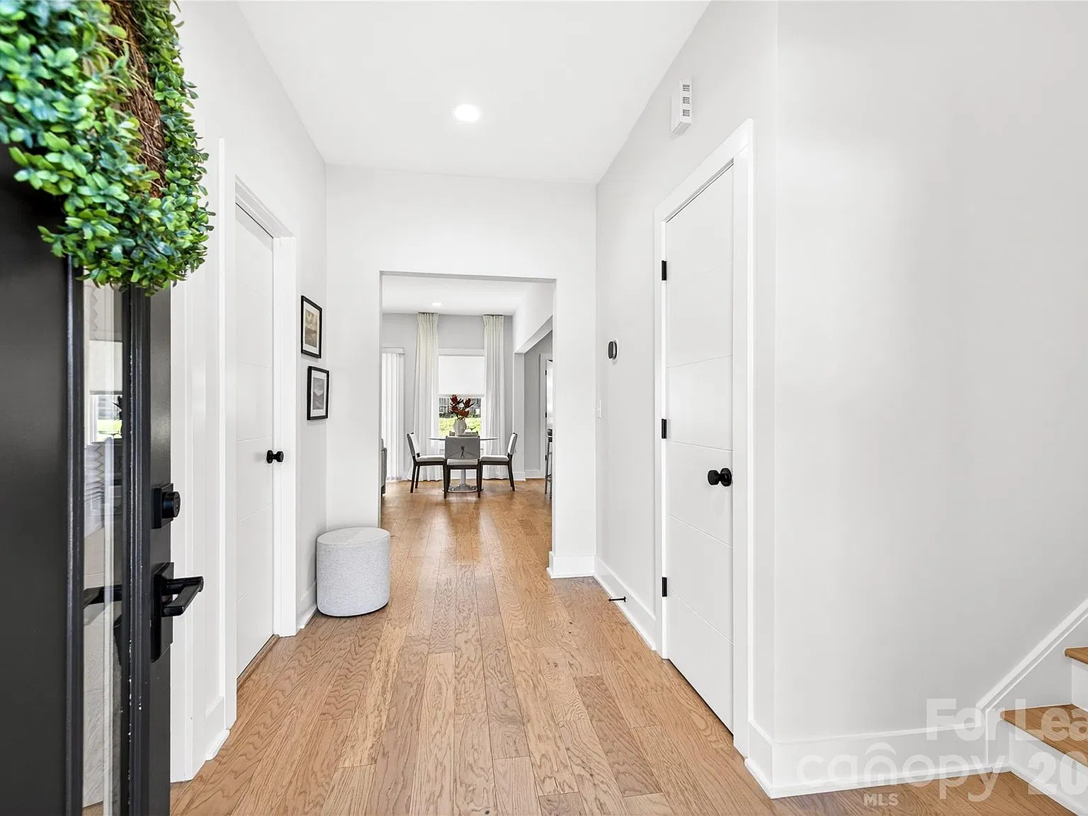 4 bed, 3.0 bath, 2087 sqft, $3,500 — Photo 2