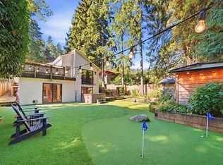 1720 Deep Cove Rd, North Vancouver, BC V7G1S5
