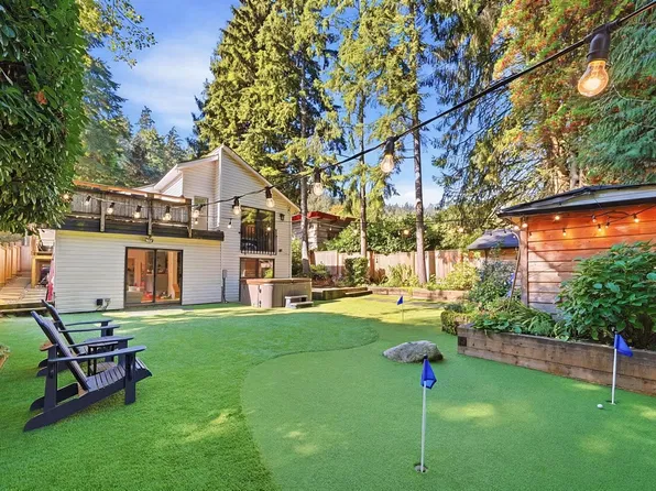 1720 Deep Cove Rd, North Vancouver, BC V7G 1S5