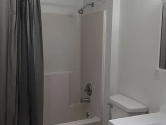 4th image of 311 S Grand Ave #5