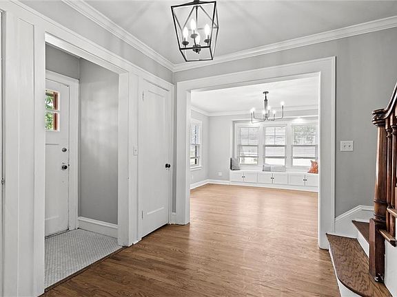 4th image of 1535 W 75th St