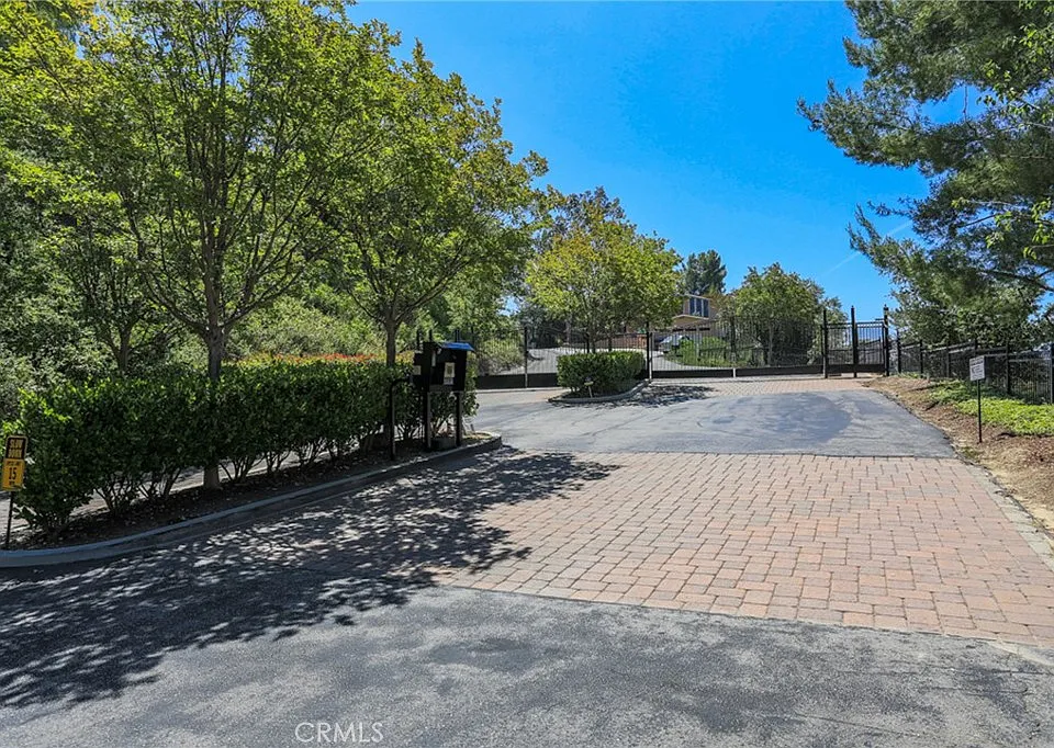 126 Pueblo Ln
