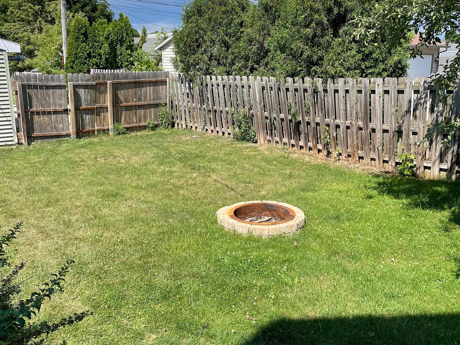 1638 Saemann Ave — Photo 3