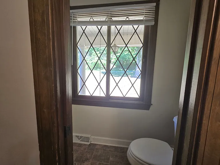 1194 Ingram Dr — Photo 26
