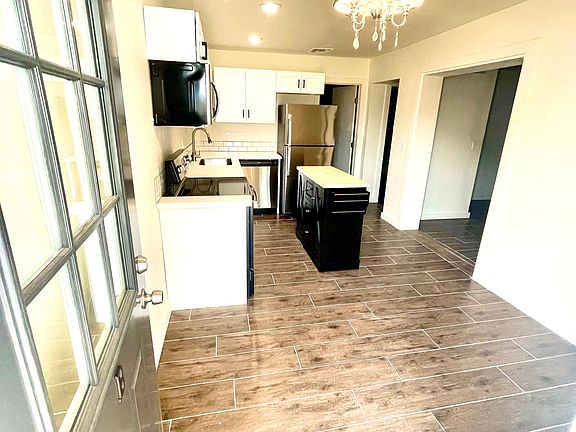 2nd image of 2421 W Glenrosa Ave #B