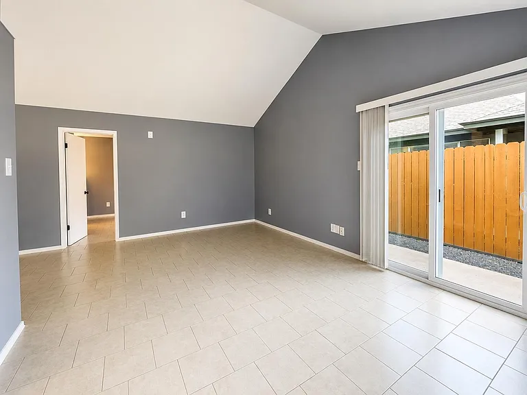 11908 Sunhillow Bnd #B — Photo 2