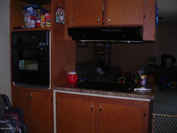 5th image of 13634 N 32nd Dr