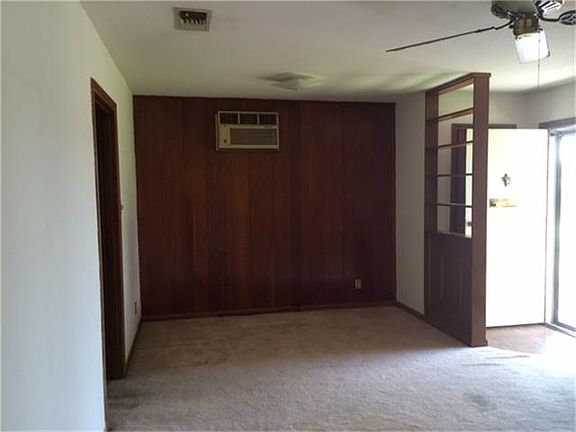 5th image of 3002 Thornwood Dr