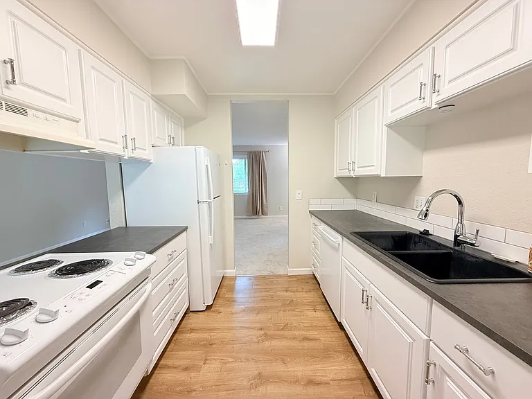 11253 SW Springwood Dr — Photo 10