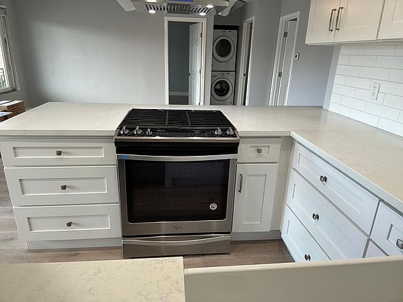 3rd image of 751 Bennett Ave APT 6