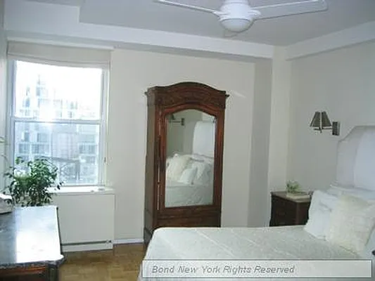 Sold by Bond New York | media 25