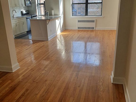 4th image of 14943 35th Ave APT 3B