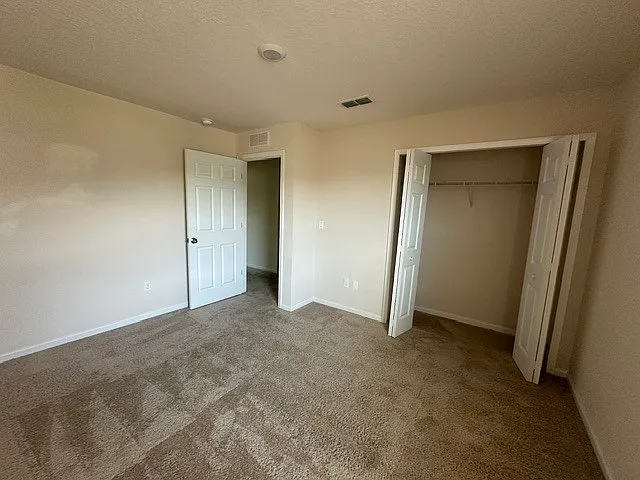 921 Capitol Pkwy — Photo 11