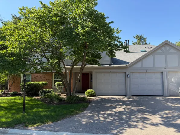 1907 Gresham Cir APT C, Wheaton, IL 60189