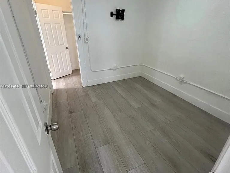 967 SW 5th St #14 — Photo 8