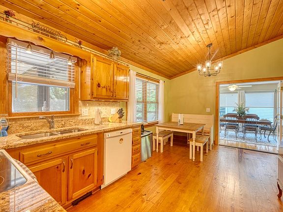 5th image of 436 Long View Dr