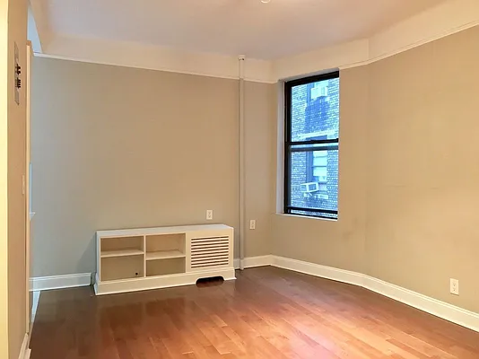Rented by Matthew Gros-Werter, LREB  | media 5