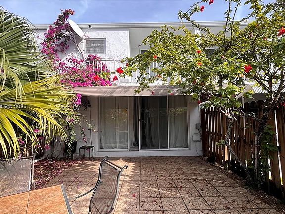 3rd image of 807 NE 27th Ave #807