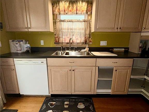 2nd image of 105 Burgess Ave