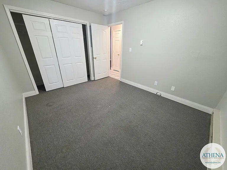 7 Village Dr — Photo 6