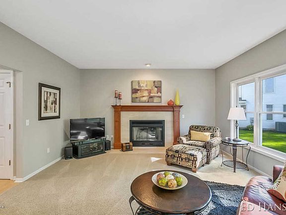 3rd image of 6294 Miramonte Dr NE