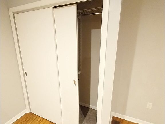 3rd image of 915 E Passyunk Ave #1R