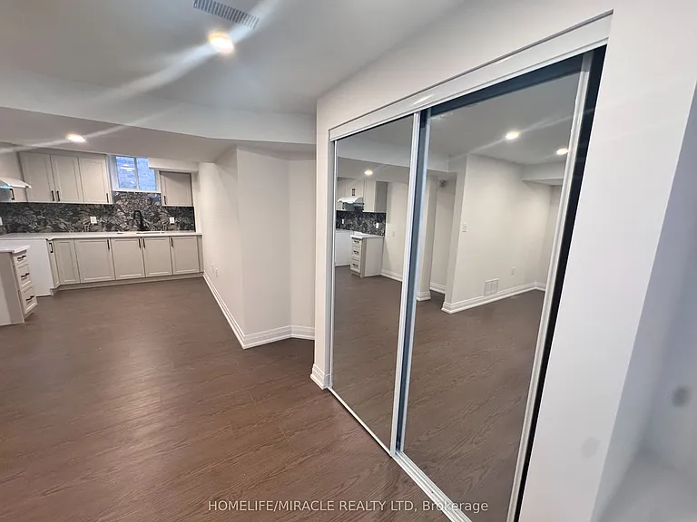14 Berton Blvd — Photo 5