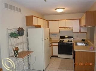 3rd image of 38565 Wellington Dr