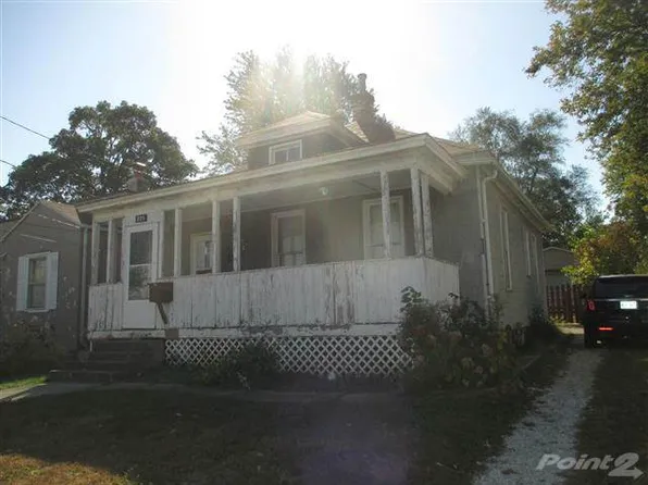 225 W Chambers St, Jacksonville, IL 62650