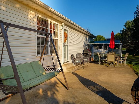 3rd image of 103 Kolby Ct