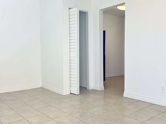 2nd image of 5116 Narragansett Ave #39A