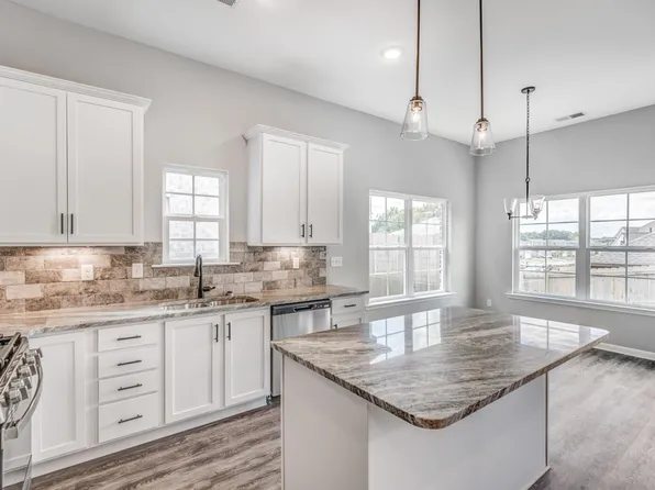 120 Blue Dr, Oakland, TN 38060