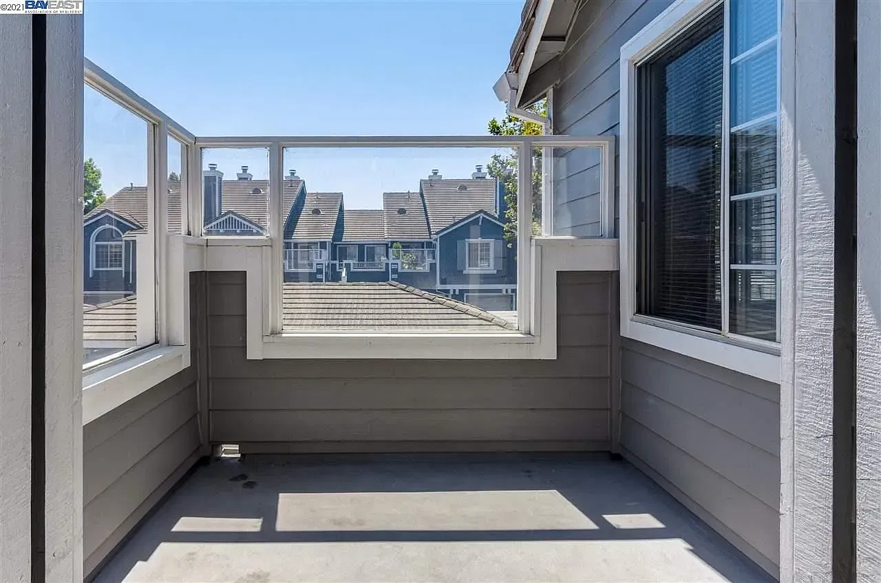 2 bed, 850 sqft, $3,450 — Photo 2