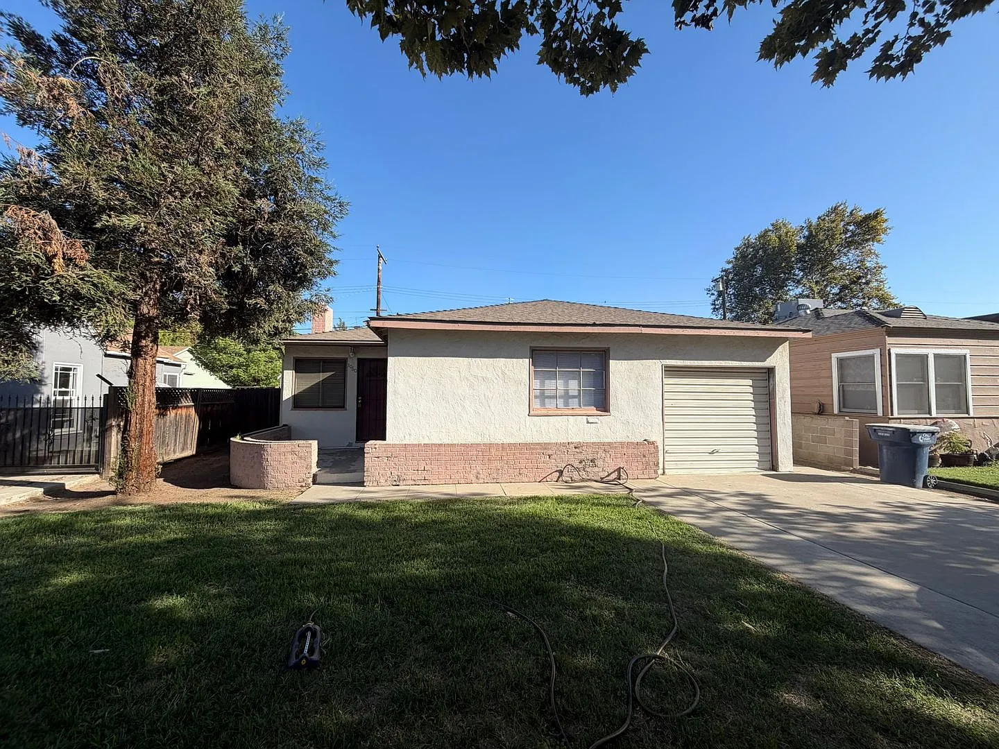 1060 E. Tulare Ave 2 Bedroom 1 Bathroom Home Tulare — Photo 4
