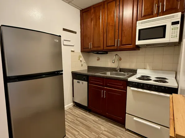 291 East 3rd Street image 6 of 19