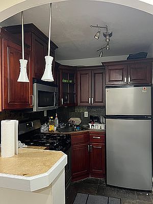 5th image of 59-21 Calloway St #31