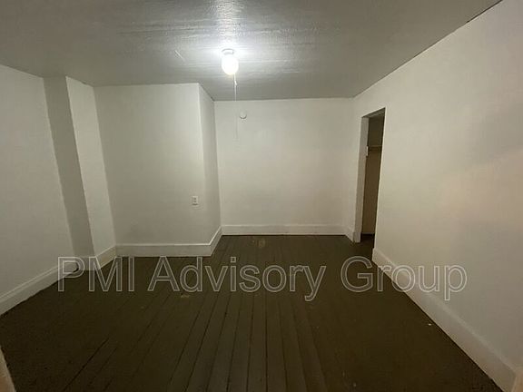 4th image of 524 Market St APT 1