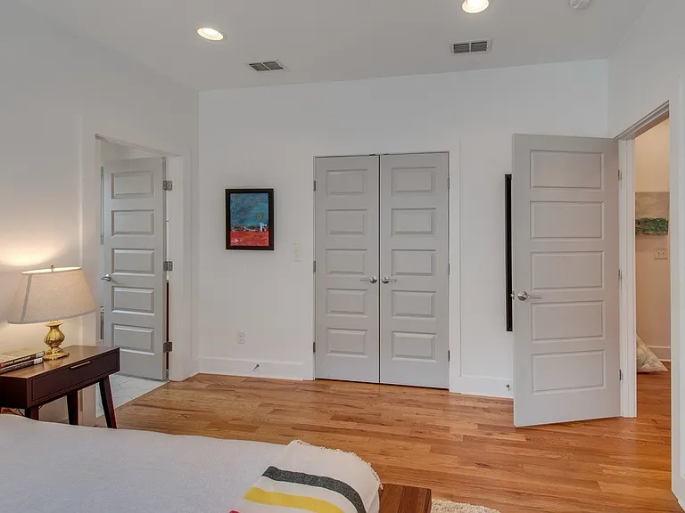 300B Tillman Ln #B — Photo 3