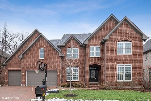 1st image of 1010 Pin Oak Dr
