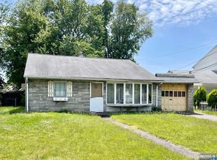 13 Somerville St, Rochelle Park, NJ 07662