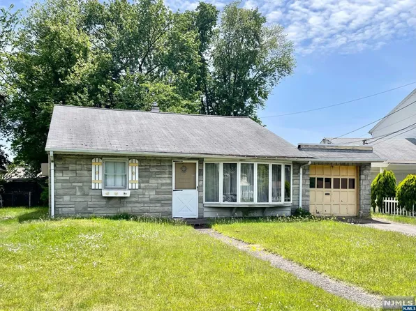13 Somerville St, Rochelle Park, NJ 07662