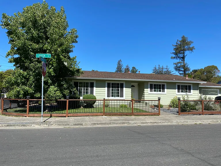 707 Louisa Dr — Photo 1