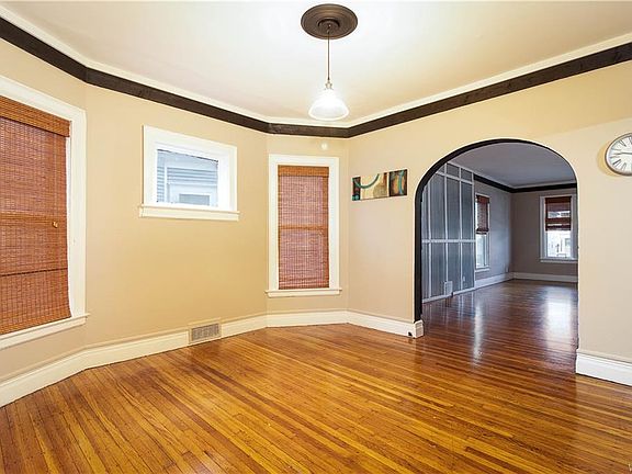4th image of 134 E Delavan Ave