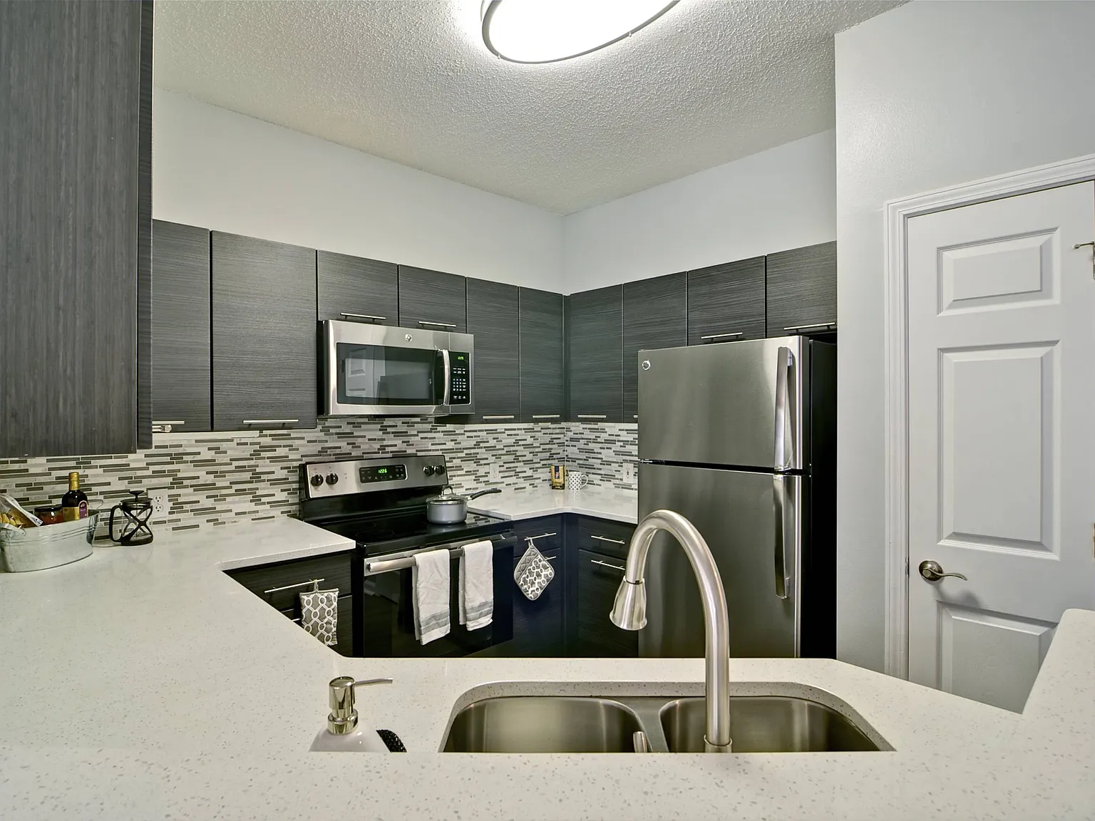 Park Creek Apartments — Photo 3