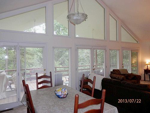1st image of 215 Robert E Lee Dr