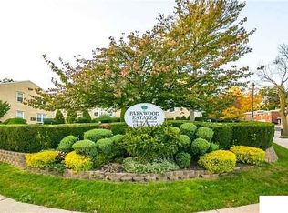 25104 71st Rd, Bellerose, NY 11426