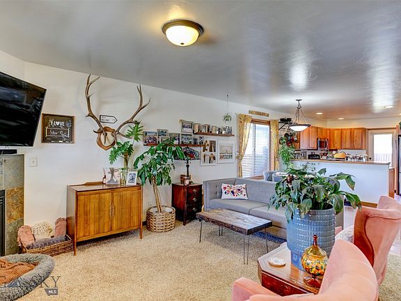 5th image of 858 Flanders Creek Ave