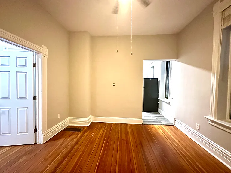 2346 W McLean Ave #1M — Photo 8
