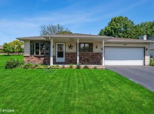 950 Martin Dr, Elgin, IL 60120