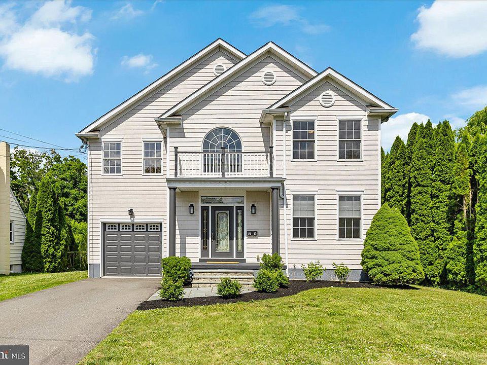 1st image of 35 Leavitt Ln